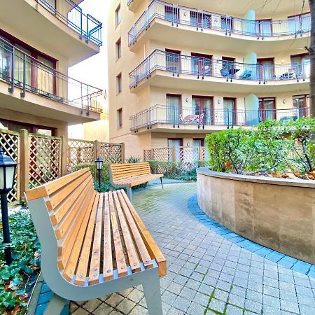 Downtown Vibe-Kiraly I Apts W Private Balcony บูดาเปสต์ ภายนอก รูปภาพ
