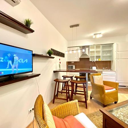 Downtown Vibe-Kiraly I Apts W Private Balcony บูดาเปสต์ ภายนอก รูปภาพ