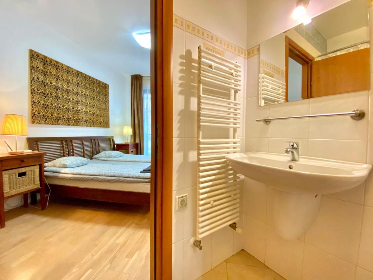 Downtown Vibe-Kiraly I Apts W Private Balcony บูดาเปสต์ ภายนอก รูปภาพ