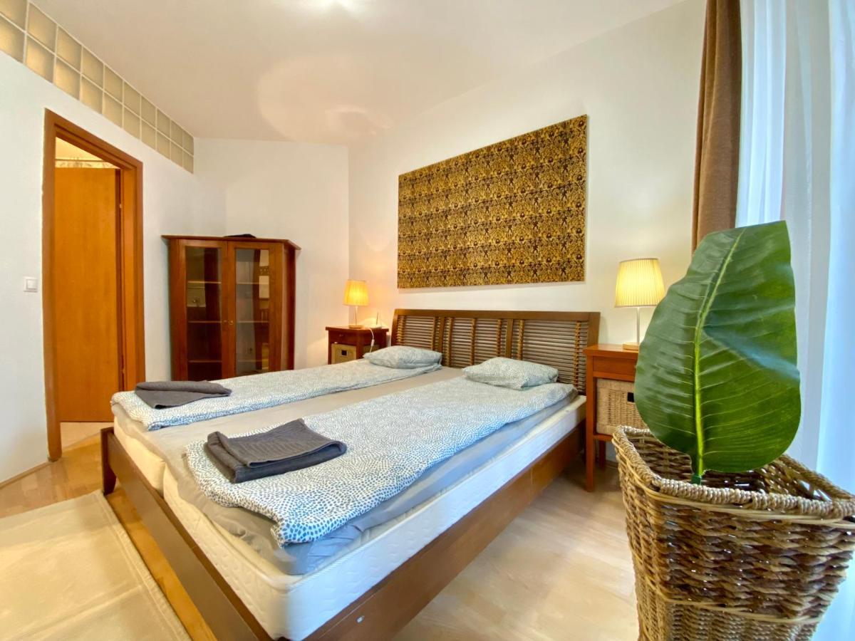 Downtown Vibe-Kiraly I Apts W Private Balcony บูดาเปสต์ ภายนอก รูปภาพ
