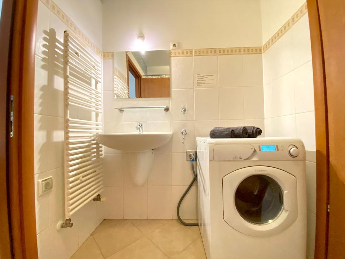 Downtown Vibe-Kiraly I Apts W Private Balcony บูดาเปสต์ ภายนอก รูปภาพ