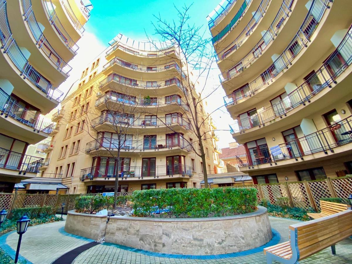 Downtown Vibe-Kiraly I Apts W Private Balcony บูดาเปสต์ ภายนอก รูปภาพ